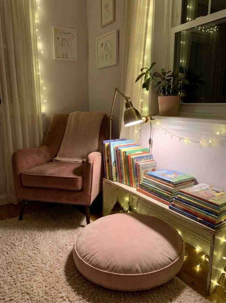 Girls bedroom with books 