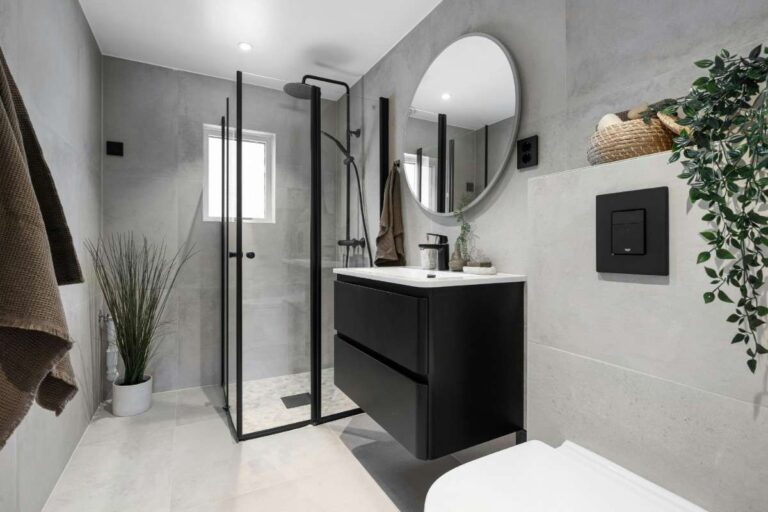 black and white bathroom ideas